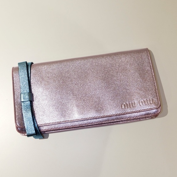 Miu Miu SS2000 Metallic Clutch - Picture 1 of 5